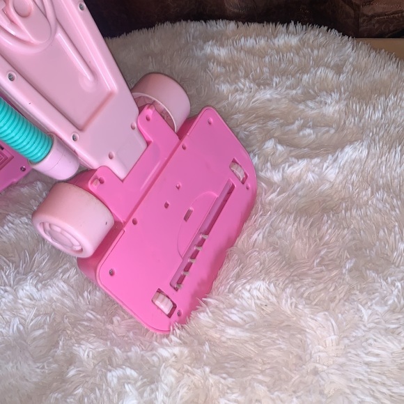 Play Circle by Battat – Home Neat Home Pink Vacuum Cleaner Set – 2-in-1 Prete... - Picture 6 of 13
